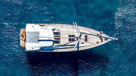 Парусная яхта Hanse 590